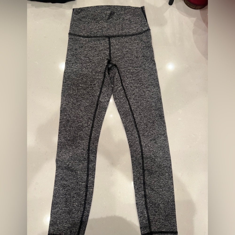 Heather Gray Lululemon Size 4 7/8 length leggings